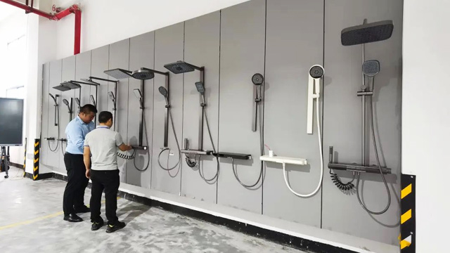 正安吸引“乡贤”郑一飞、郑二来，返乡创办蘑菇视频成人卫浴