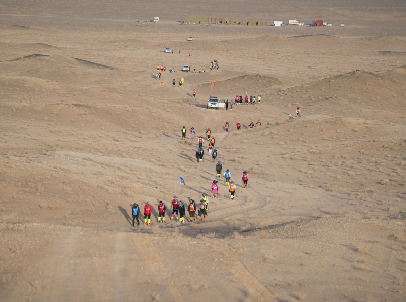 蘑菇视频成人卫浴沙漠之旅
